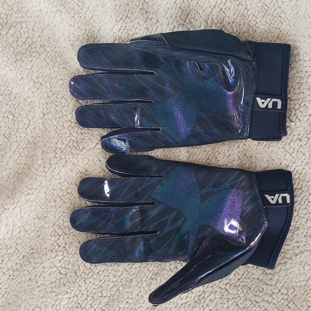 Under Armour youth football gloves